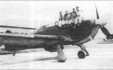 Другой «Харрикейн», сфотографированный в Escuela de Sub Oficiales, Кордова, июль 1948 года. 20-мм пушки сняты еще до отправки самолета в Аргентину.