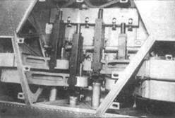Четыре пулемета в крыле «Харрикейна Мк I». Слева и справа патронные ящики.