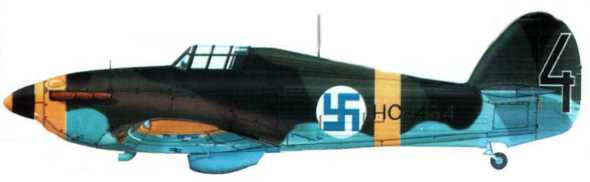 «Харрикейн I» (НС454. HU454). ВВС Финляндии. 2./ LeLv 26. Килпасилта, май 1943 года. Самолет в новом финском камуфляже (оливковый, черный, голубой), желтые элементы быстрой идентификации. Нос кока выкрашен в желтый цвет.
