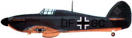 «Харрикейн I» DF+GC, захваченный немцами в ходе «странной войны» в 1940 году и испытывавшийся в Магдебурге. Сверху и с боков самолет выкрашен серой краской (вероятно RLM 66). низ желтый RLM 04.