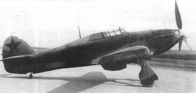 Вероятно прототип «Харритона» во время испытаний в НИИ ВВС, 1942 год. На фюзеляже можно разглядеть серийный номер М349.