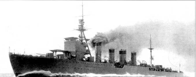 Головной корабль 3-й серии 5500-тонных легких крейсеров — «Сендай». На ходовых испытаниях 8 марта 1924 г… когда сделан дачный кадр, корабль развил скорость полного хода в 36.2 узла.