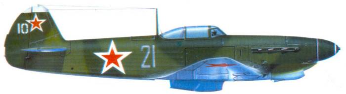 Як-7Д в окраске, использовавшейся с 1944 года. Самолет несет обозначения. говорящие о его принадлежности к гвардейской части, однако номер ее неизвестен.