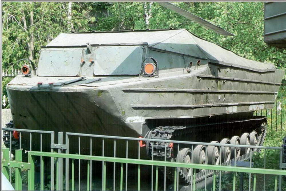 Транспортер К-61 первых серий. Музей Вооруженных Сил в Москве