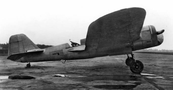 Опытный экземпляр скоростного бомбардировщика СБ-ИС с моторами «Испано-Сюиза»