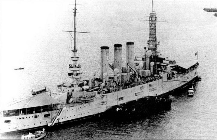 Крейсер «Питтсбург» (СА-4) в 1922 г. прошел модернизацию, в ходе которой с него сняли 32 котла Никлаусса, а взамен смонтировали 16 котлов Бэбкока и Уилкокса. Вооружение корабля было следующем: четыре 8-дюймовых орудия (длина ствола 40 калибров) в двух башнях, 14 6-дюймовых орудий (длина ствола 50 калибров) и 18 орудий калибра 3 дюйма (длина ствола 50 калибров). В 1931 г. «Питтсбург» был выведен из состава ВМС и продан на металлолом.
