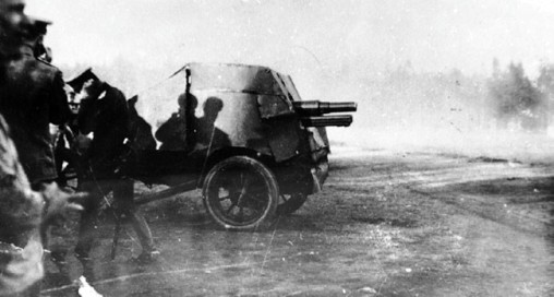 Стрельбы из пушечной трехколески. Офицерская стрелковая школа, 1916 год.