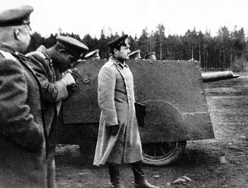 Трехколески бронировки Офицерской стрелковой школы на испытаниях. 1916 год (АСКМ).