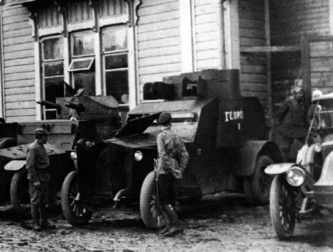 Пробный бронеавтомобиль «Фиат» бронировки Ижорского завода. Ярославль, лето 1918 года. Машина называется «Георгий Победоносец» (ЦМВС).