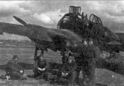 Снимок техников ВВС эскадрильи 4/1 Королевских ВВС Венгрии сделан в Польше во время переучивания личного состава на самолеты Fw-189 А, начало 1944 г.