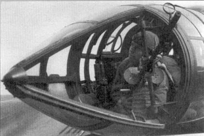 Качественный снимок кормовой оборонительной стрелковой установки самолета Fw-189A-1. Пулемет MG-15 снаряжался двойным дисковым магазином.