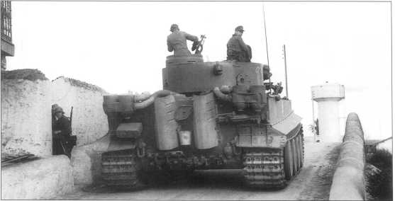 «Тигр» с тактическим номером «111» из состава 501 отб. Район Мануба, начало 1943 года. Северная Африка.