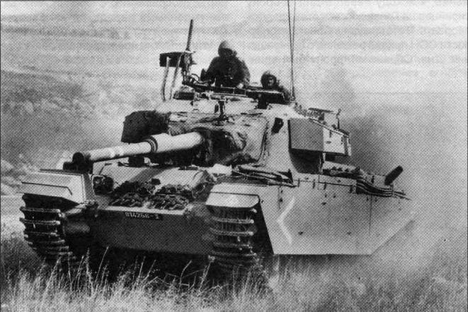 "Центурион-Шот" во время атаки. 1973 год. Относительно малоподвижные "центурионы" в ходе этой войны использовались в гористой местности Голанских высот, а более быстроходные М48 и М60 — на Синайском полуострове