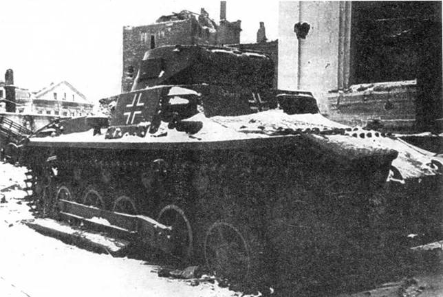 Pz.I В, брошенный немецкими войсками во время отступления. Великие Луки, 1943 г.