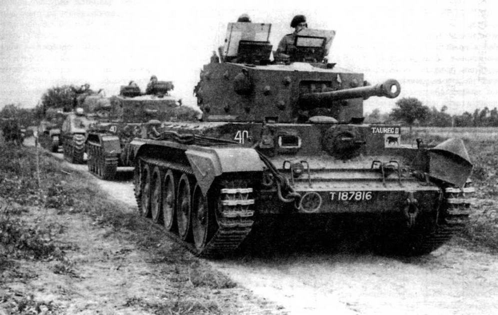 Танки штабной роты 11-й <a href='https://arsenal-info.ru/b/book/1627328415/38' target='_self'>танковой дивизии</a>: впереди Cromwell Control, за ним — Centaur OP. Нормандия, июнь 1944 года