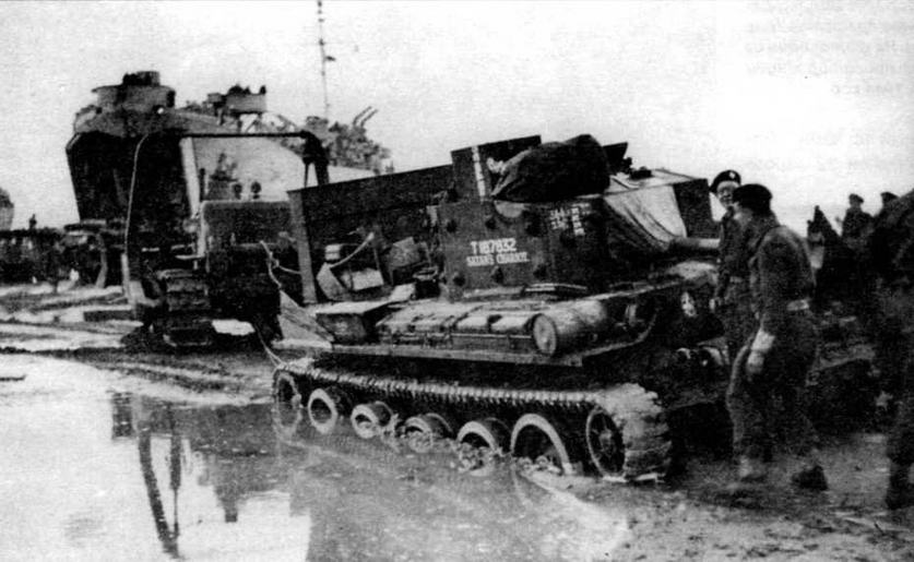 Cromwell IV из состава 5-го Королевского танкового полка 7-й танковой дивизии, застрявший сразу после высадки. Нормандия, июнь 1944 года