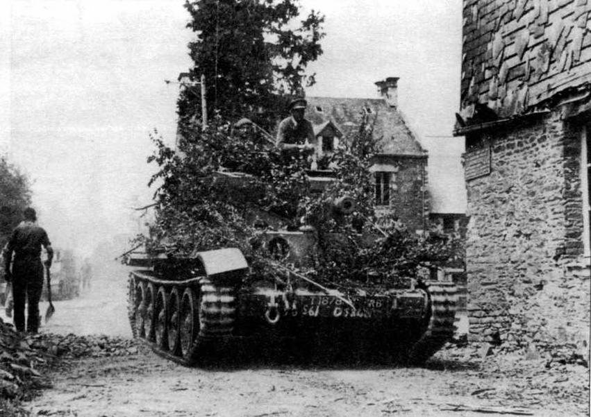 Подвижный <a href='https://arsenal-info.ru/b/book/2633435995/37' target='_self'>наблюдательный пункт</a> Cromwell OP. 5-й полк Королевской конной артиллерии, 7-я танковая дивизия, Франция, 1944 год