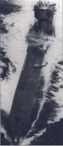 U-481 типа VIIC режет морскую волну — опасности нет: палубный люк открыт. Лодкой командовал капитан-лейтенант Клаус Андерсен. В октябре — ноябре 1944 г. лодка добилась некоторых успехов на Балтике.