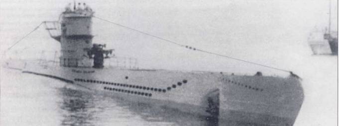 Субмариной U-74 командовал корветтенкапитан Эйтель-Фридрих Кентрат. Лодка уходит в очередной боевой поход. Кентрат вступил в командование 31 октября 1940 г. Свою первую победу в войне на море Эйтель-Фридрих одержал в апреле 1940 г. U-74 была в числе нескольких субмарин, отправленных к месту гибели «Бисмарка» для спасения моряков из команды линкора. До конца войны Кентрат потопил восемь судов суммарным водоизмещением 43 301 т, стал кавалером Рыцарского креста.