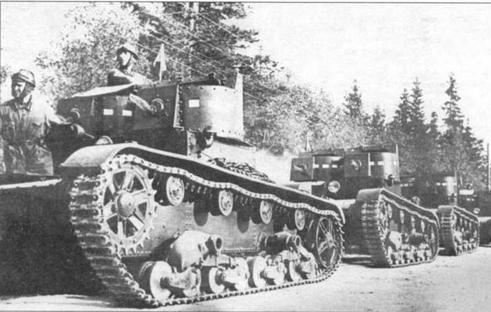 Танки Т-26 1-го механизированного корпуса во время летних маневров. 1936 г.