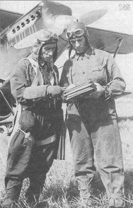145. Лейтенант Токсубаев и ст. лейтенант Литвинов. Московский военный округ, 1938 г.