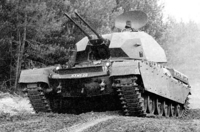 Опытный образец ЗСУ «Сейбр» на шасси танка «Чифтен»