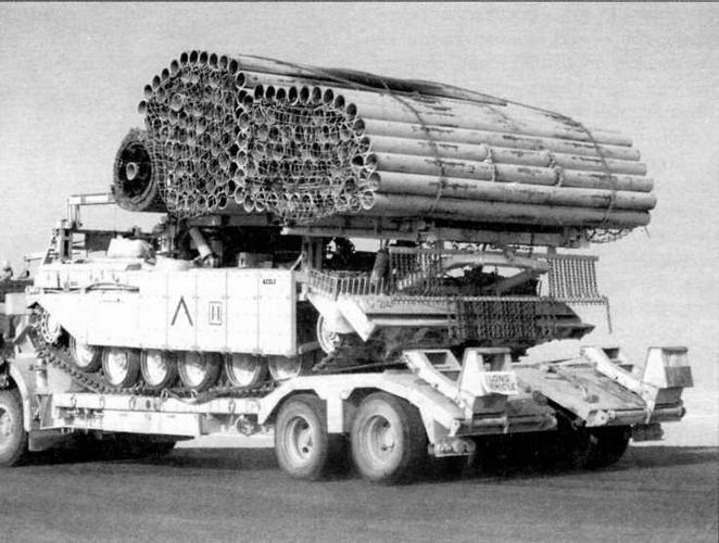 В ходе операции «Буря в пустыне» мостоукладчики «Чифтен» AVLB английской армии за ненадобностью переоборудовали для перевозки фашин