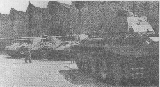 Новенькие «пантеры» во дворе фирмы MAN. Май 1943 года.