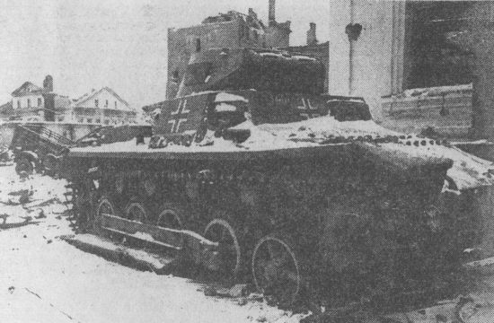 Брошенный немцами при отступлении Pz.I Ausf.B. Калининский фронт, г. Великие Луки, 1943 год.