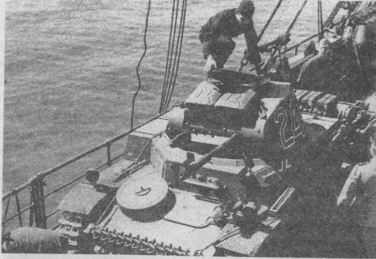Начало операции Sonnenblume («Подсолнечник») – погрузка на суда танков Африканского корпуса для доставки в Триполи. Неаполь, весна 1941 года.