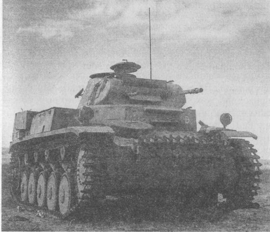 Pz.II Ausf.C захваченный английскими войсками. Северная Африка, 1942 год.