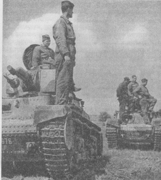 Танковая часть чехословацкой армии во время тактических занятий, 1937 год.