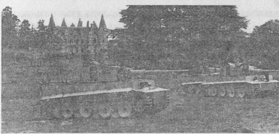 Занятия танковых экипажей в одном из учебных лагерей Панцерваффе на территории Франции.