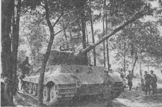 На стволе танка № 502 надпись «Слава к-ну Коробову». Эту машину сегодня можно увидеть в Военно-историческом музее бронетанкового вооружения и техники в Кубинке.