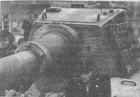 Башня «Королевского тигра» крупным планом. 88-мм пушка L/71 – без сомнения, лучшая танковая пушка периода Второй мировой войны.