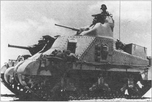 Крейсерский танк Lee I (М3). Еще до начала производства танков Grant в британские войска в Северной Африке поступило некоторое количество таких боевых машин.
