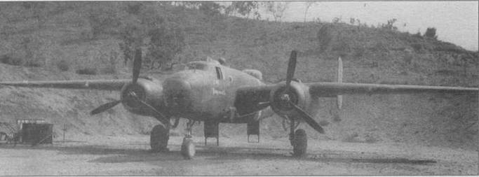 В-25С, вероятно из 500th BS, 345th BG на базе на Новой Гвинее. Под фюзеляжем видны открытые входные люки.