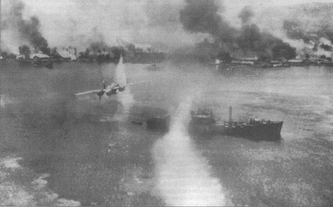 В-25 из 38th BG атакует малый транспорт в Симпсон-Харбор, Рабаул, Новая Британия. На заднем плане виден горящий порт.