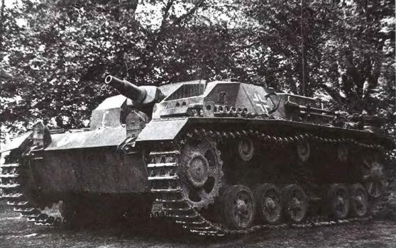 StuG III, захваченная частями Красной Армии в полной исправности. Август 1941 года (АСКМ).