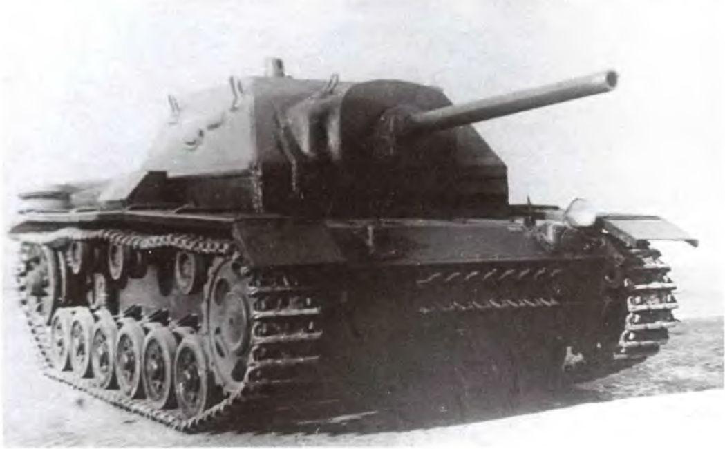 Серийный вариант СУ-76И, общий вид. Машина уже имеет щиток на маске орудия (ЦМВС).