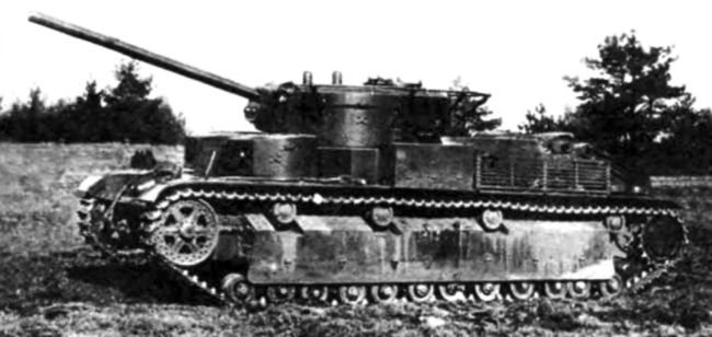 Танк Т-28 с установленной в нем опытной 95-мм пушкой Ф-39. Это орудие, разработанное под руководством В. Грабина, не получило дальнейшего развития из-за перехода на больший калибр — 107-мм (ГАНО).