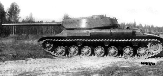 Танк «объект 701» № 0, вид слева. Научно-испытательный артиллерийский полигон, лето 1944 года (АСКМ).