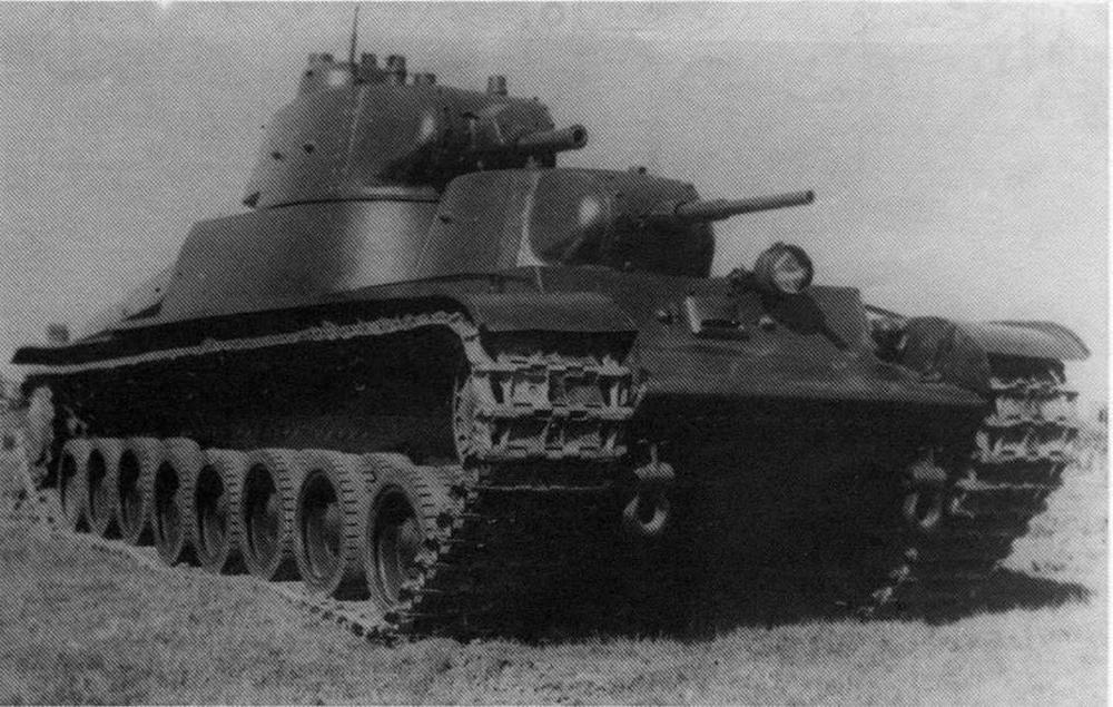 Танк Т-100 на полигонных испытаниях Август 1939 года