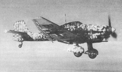Ju 87 D-3 из StG 2, зима 1943. На стандартный камуфляж RLM 70/71/65 наложены пятна, выполненные белой смывающейся краской.