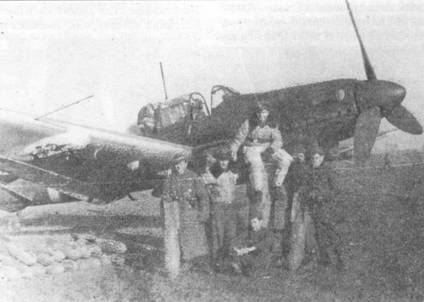 Румынский Ju 87 D-5 из 8-й штурмовой группы, сфотографированный на Одном из словацких аэродромов. Хорошо заметно отсутствие аэродинамических тормозов под крыльями.